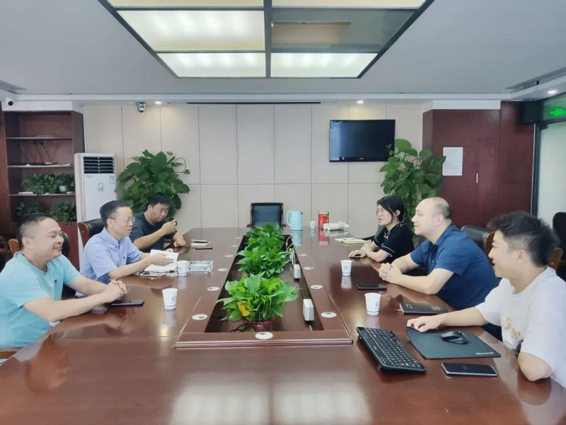 鄭州市科技局、發(fā)改委、生態(tài)環(huán)境局領(lǐng)導(dǎo)蒞臨鑫安利集團調(diào)研